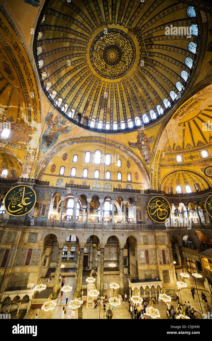 La Hagia Sophia architettura interni, famoso bizantina e landmark wonder world ad Istanbul in Turchia. Foto Stock