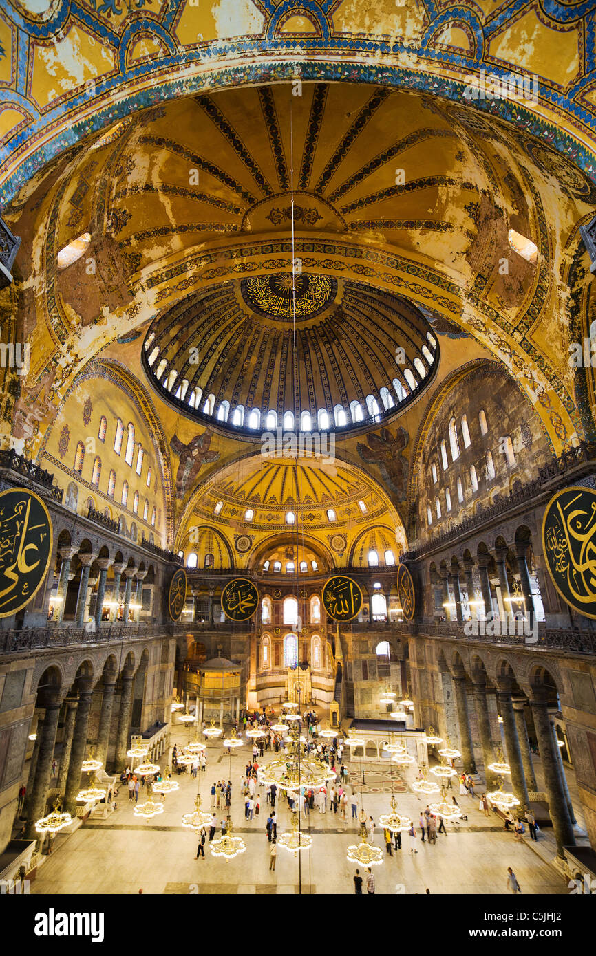 La Hagia Sophia architettura interni, famoso bizantina e landmark wonder world ad Istanbul in Turchia. Foto Stock