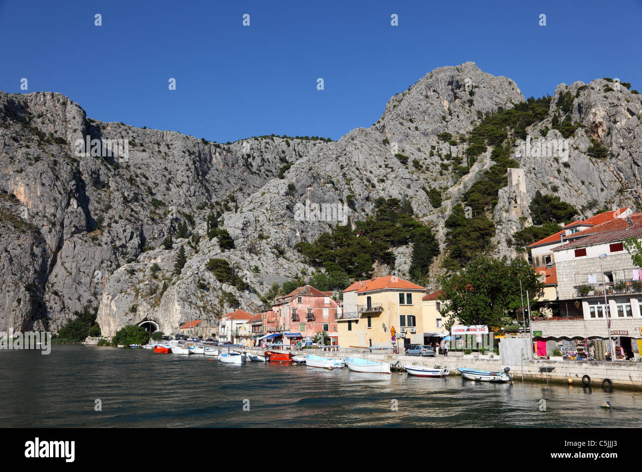 Il croato resort Omis. Foto scattata al 9 di luglio 2011 Foto Stock