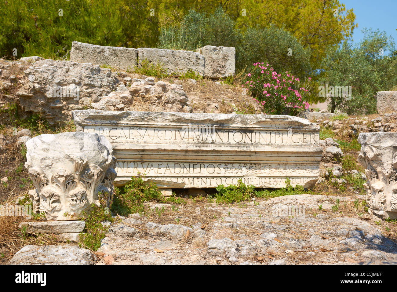 Le rovine della città antica di Corinto, Grecia Foto Stock