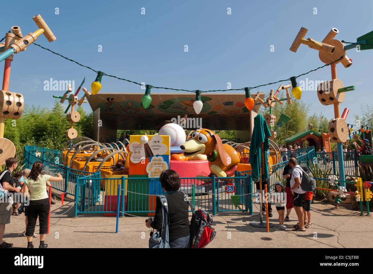 La Slinky Dog zigzag Spin ride in Toy Story Playland al Walt Disney