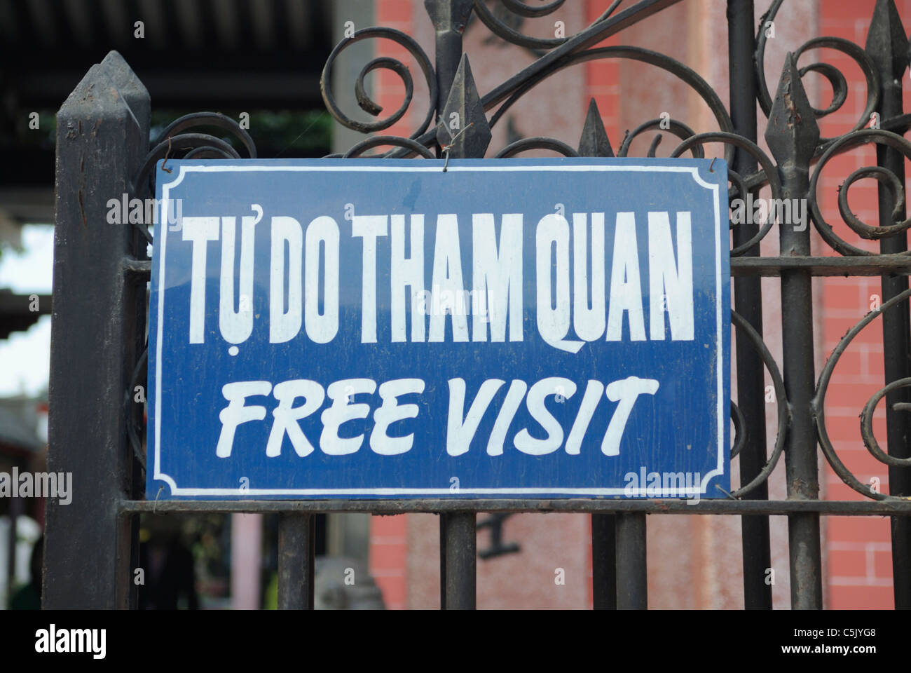 Asia, Vietnam, Hoi An. Hoi An old quarter. Segno presso il tempio Hoi Quan Hai Nam lettura Tu fare Tham Quan o visita libera. Il Foto Stock