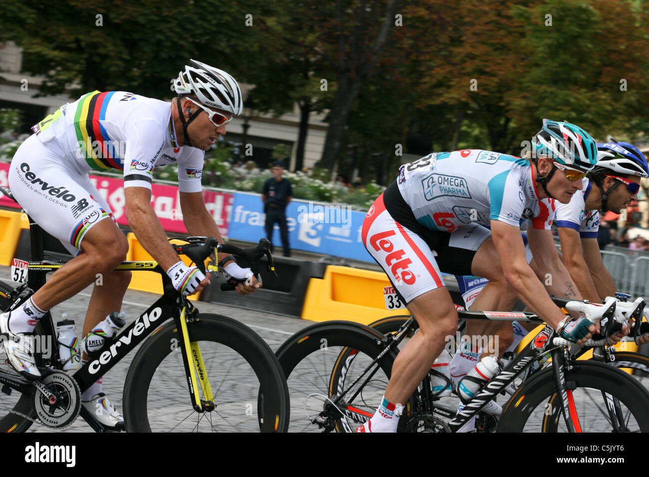 Il campione del mondo, Thor HUSHOVD e Andre Greipel sugli Champs Elysses. Tour de France 2011 stadio finale Foto Stock