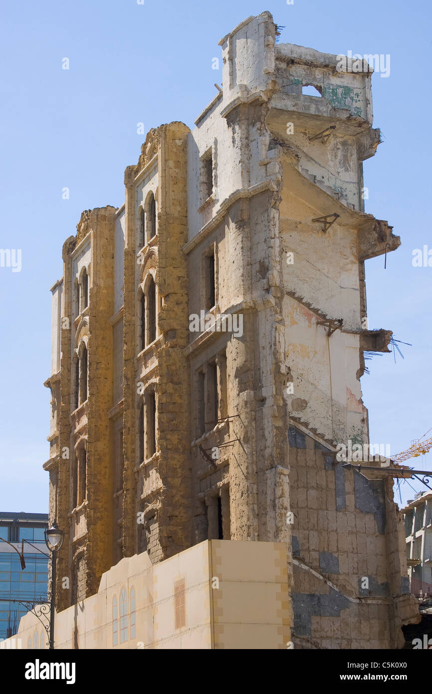 Edificio danneggiato in guerra, Downtown, Beirut, Libano Foto Stock