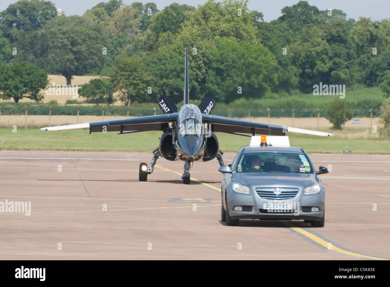 Taxying a RAF Fairford Qinetiq Alpha Jet Foto Stock