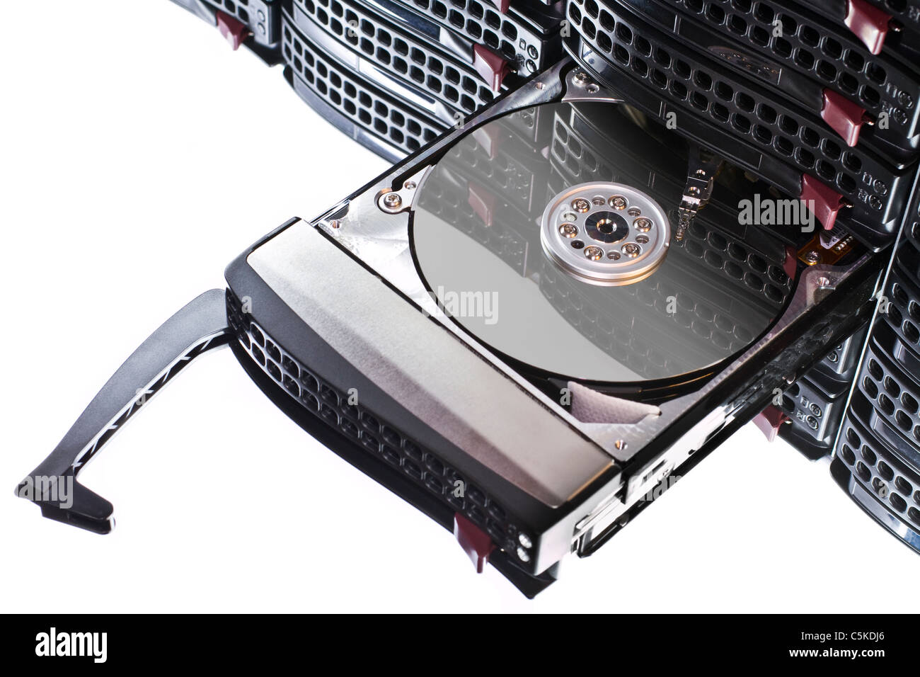 Aprire il disco rigido in hot swap. telaio isolato su bianco Foto Stock