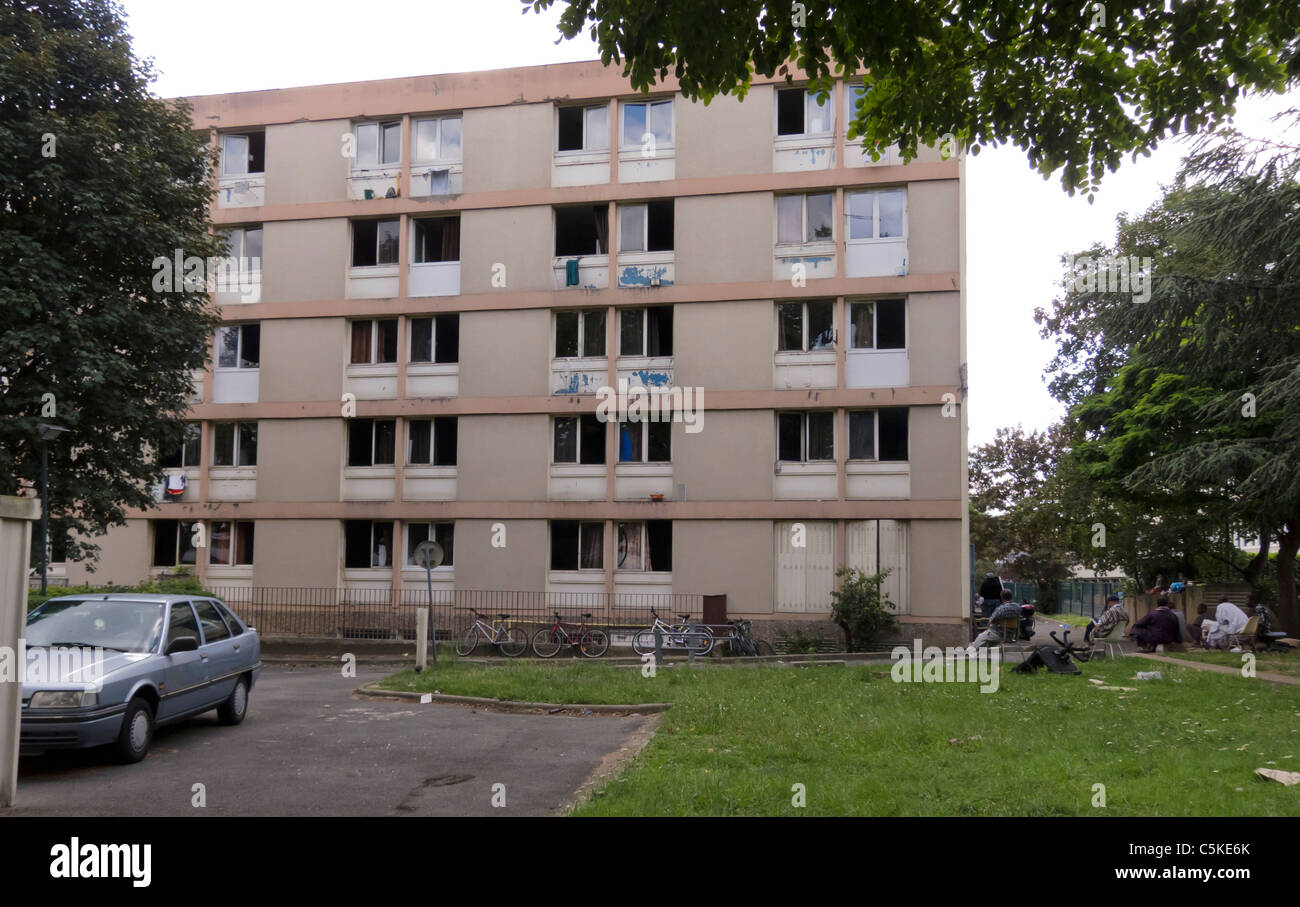 Creteil, Francia, Public Housing Complex, HLM Foreign Workers Estate, ristrutturazione di edifici, sobborgo degli anni '1960, progetti di edilizia popolare, facciata, povertà abitativa francia Foto Stock