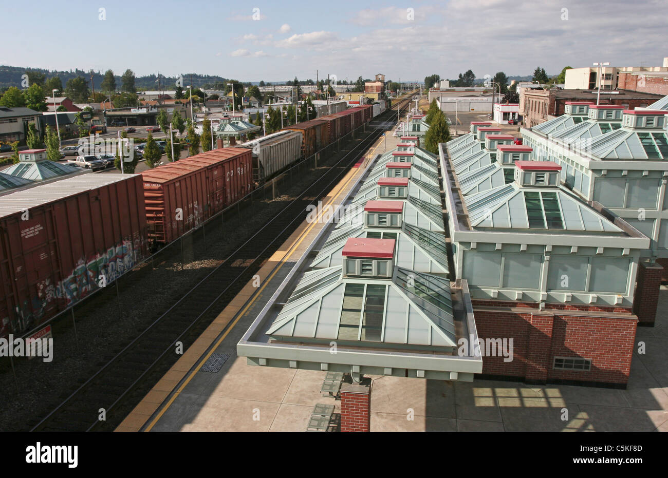 Nuova stazione ferroviaria nel vecchio cantiere ferroviario Foto Stock
