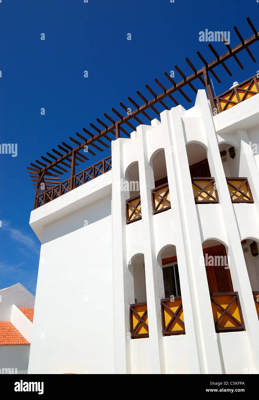 Edificio con terrazza dell'hotel di lusso, isola di Tenerife, Spagna Foto Stock