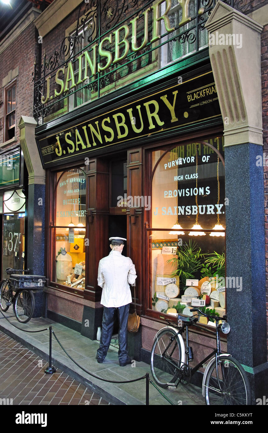 J.Sainsbury store presso il National Motor Museum di Beaulieu, New Forest, Hampshire, Inghilterra, Regno Unito Foto Stock