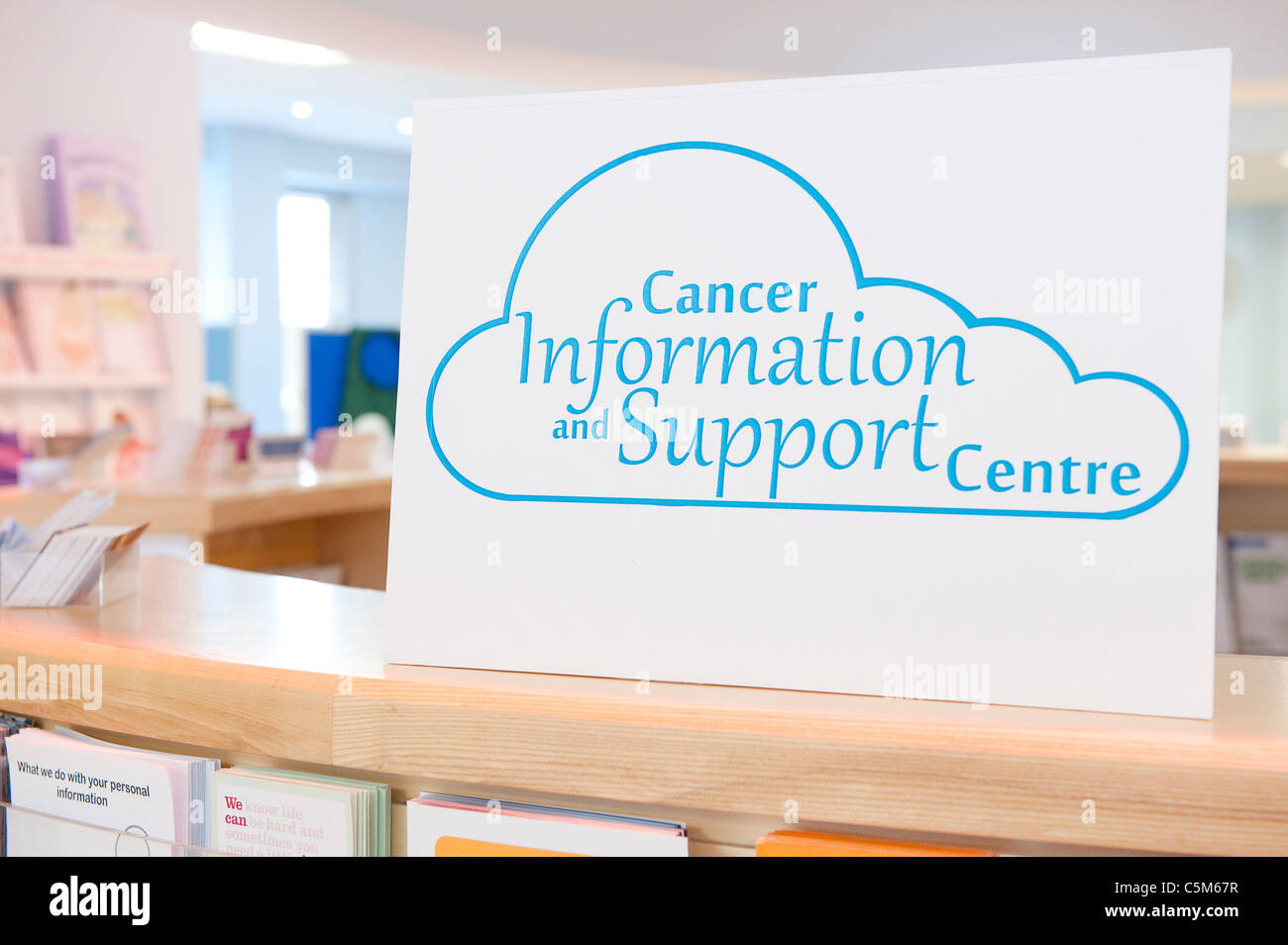 Il cancro informazioni e assistenza clinica in un ospedale di NHS in Inghilterra. Foto Stock