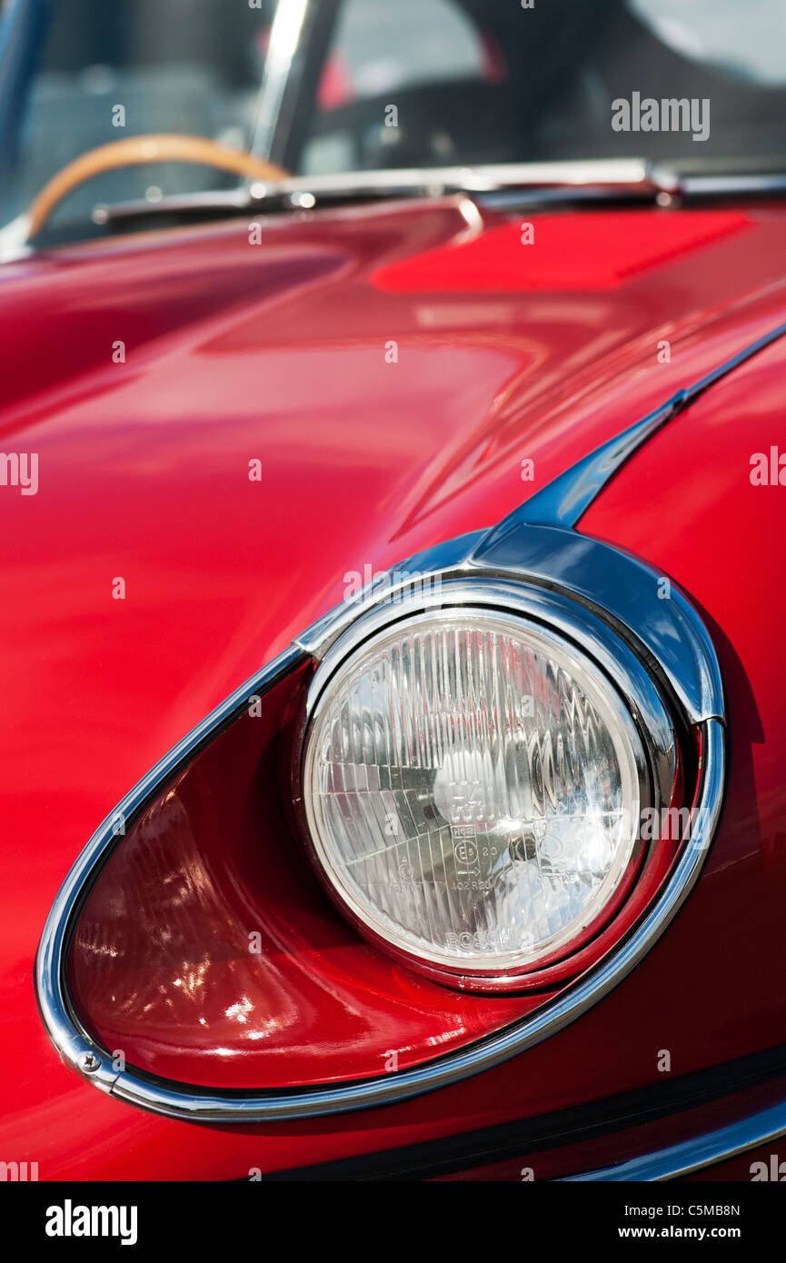 E type Jaguar proiettore front end. Classic British Auto sportiva Foto Stock