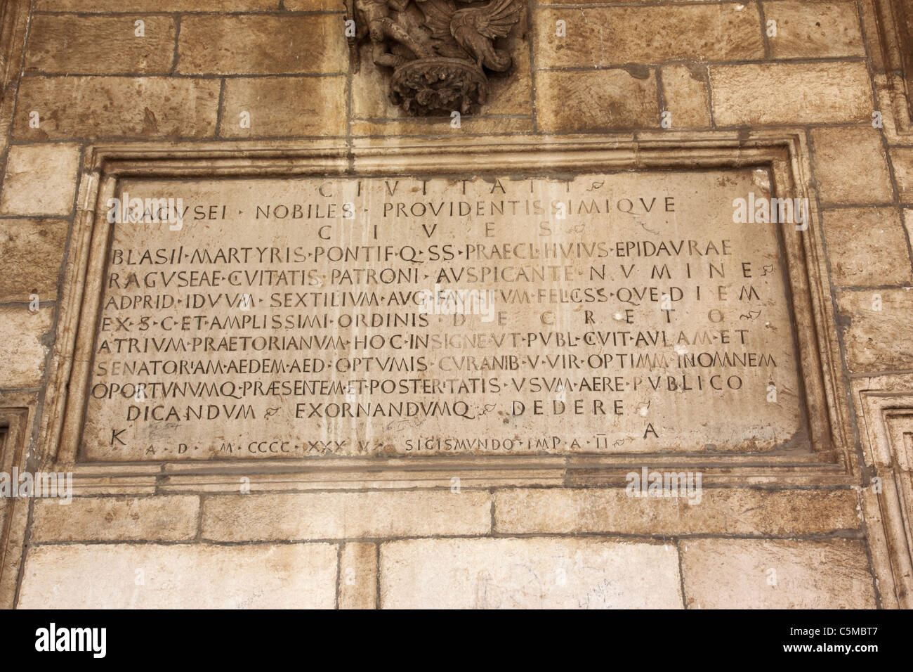 Iscrizione in latino, Palazzo dei Rettori, Dubrovnik. Foto Stock