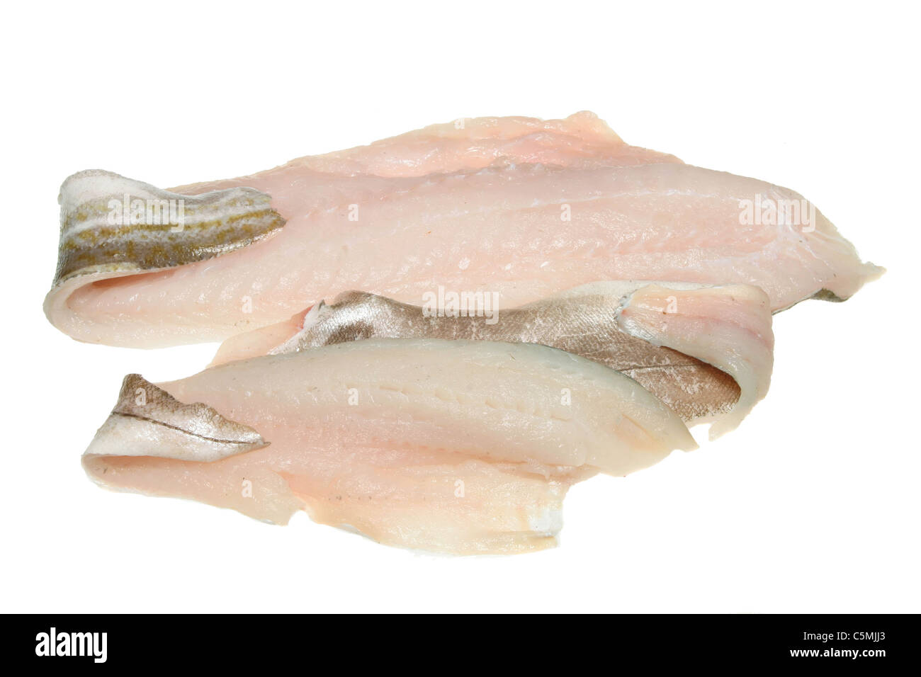 Merluzzo bianco e di eglefino i filetti di pesce isolato su bianco Foto Stock