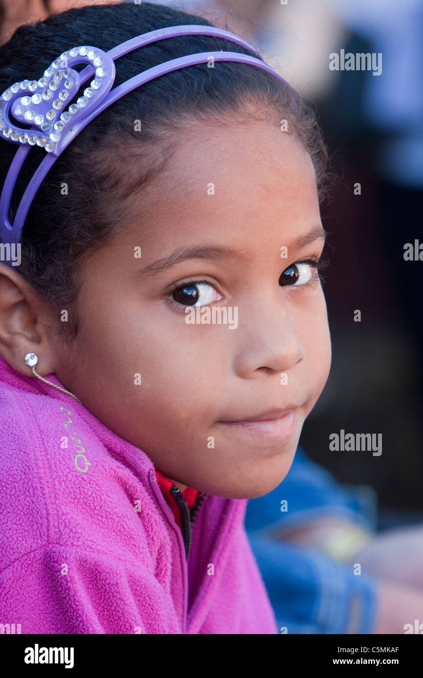 Cuba Trinidad. Ragazza giovane a un festival di musica. Foto Stock