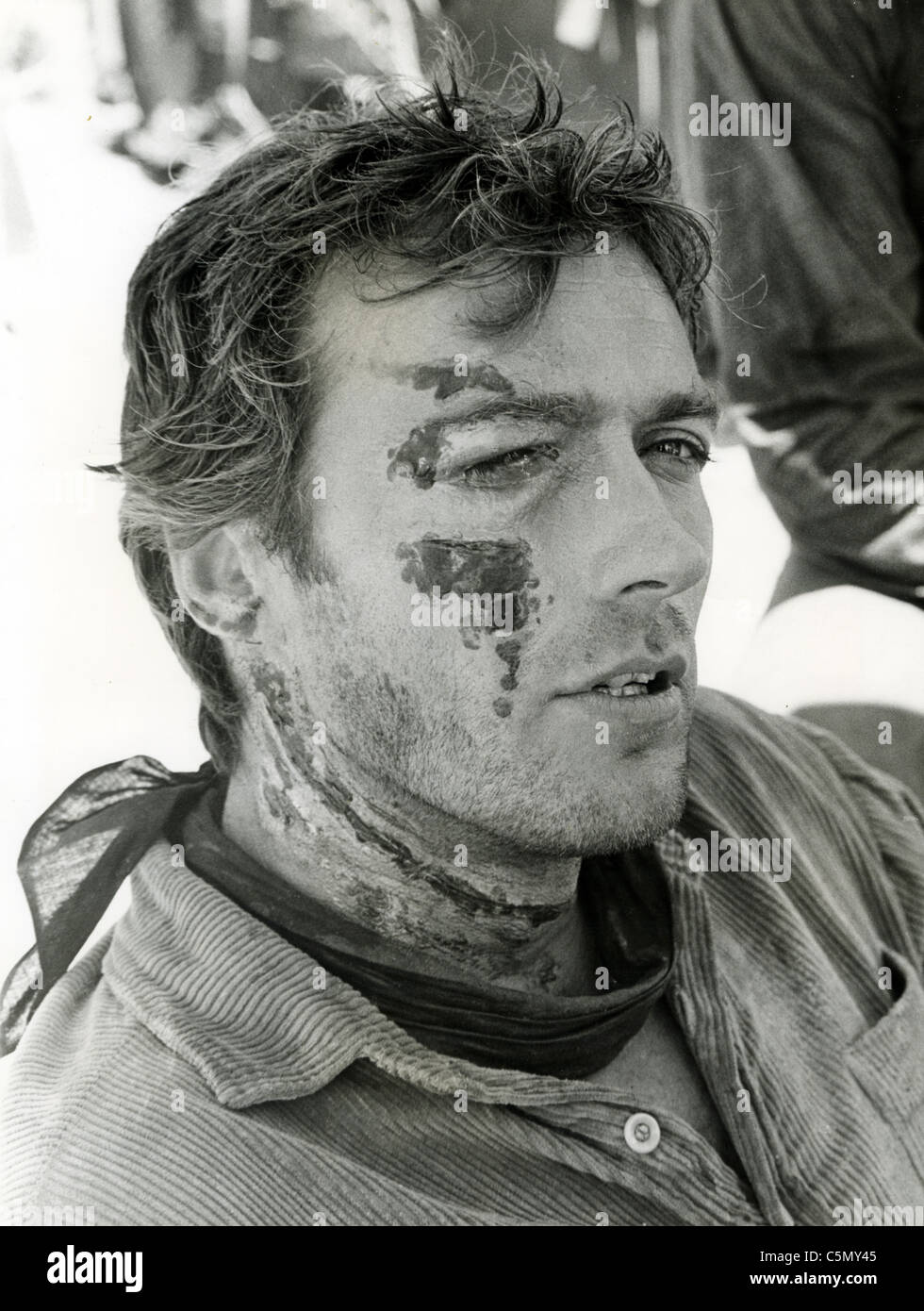 CLINT EASTWOOD in trucco per il 1968 film 'Hang 'Em Alta'. Foto J Barry Herron Foto Stock