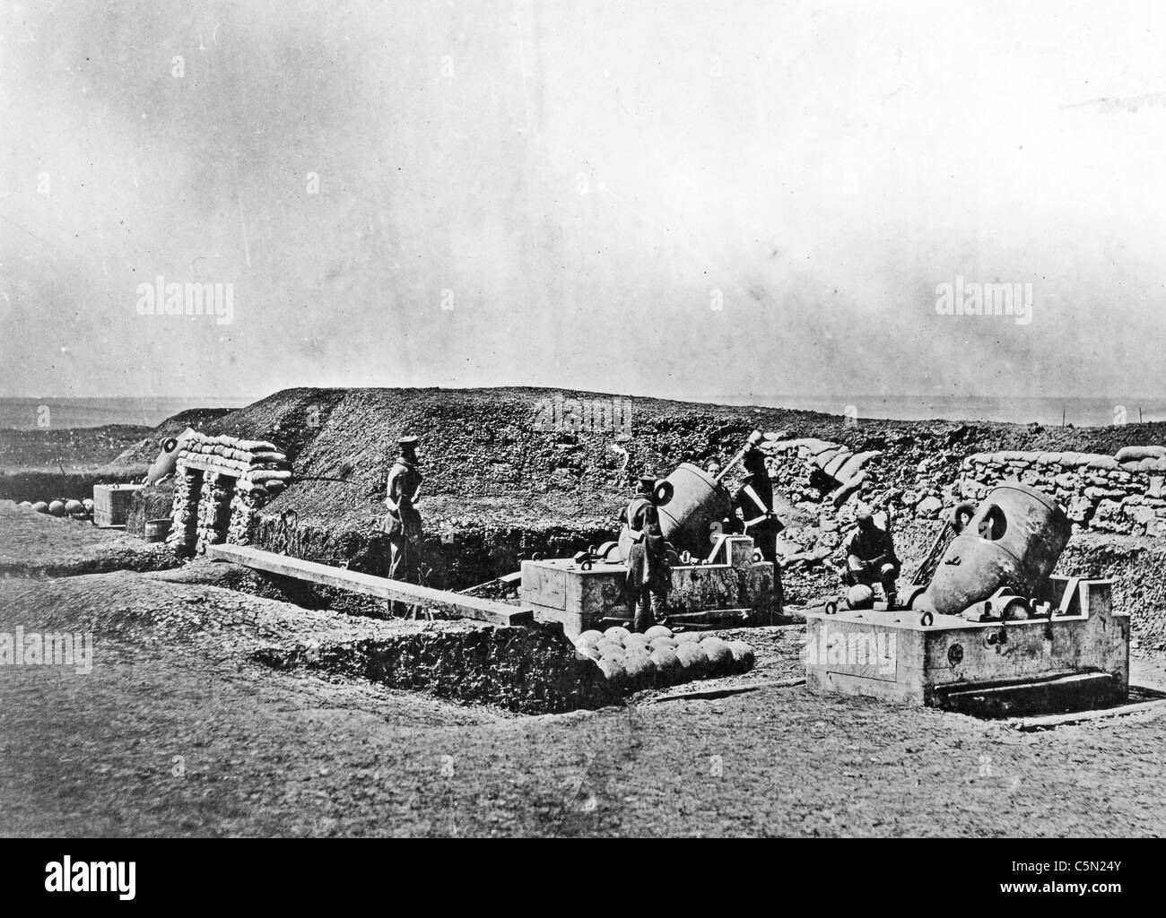 Guerra di Crimea (1853-1856) esercito britannico mortaio batteria. Foto Roger Fenton Foto Stock