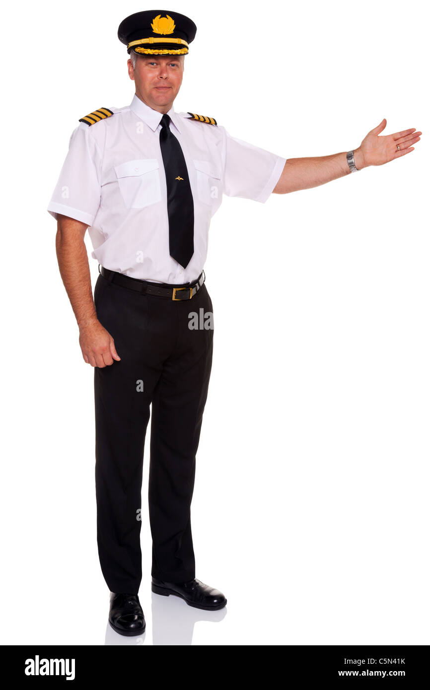 Foto di un pilota di linea indossando i quattro bar Captains epaulettes braccio fuori in un gesto di benvenuto, isolata su uno sfondo bianco. Foto Stock