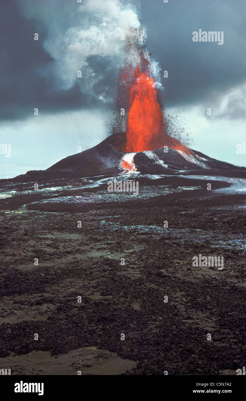 Pu'u'O'o'eruzione del vulcano Kilauea, Parco Nazionale dei Vulcani delle Hawaii. Foto Stock