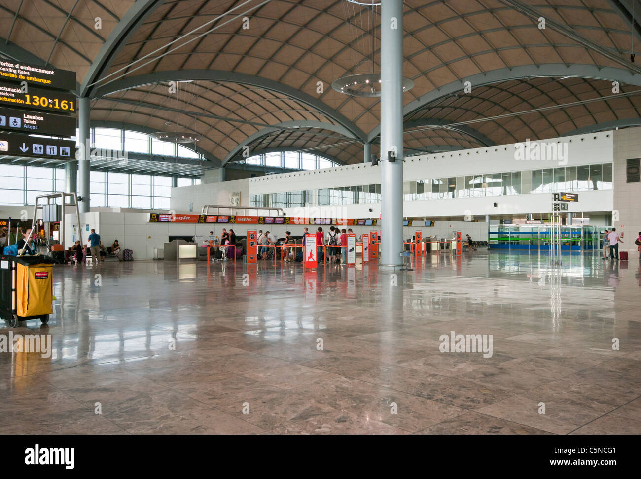 aeroporto-di-alicante-immagini-e-fotografie-stock-ad-alta-risoluzione