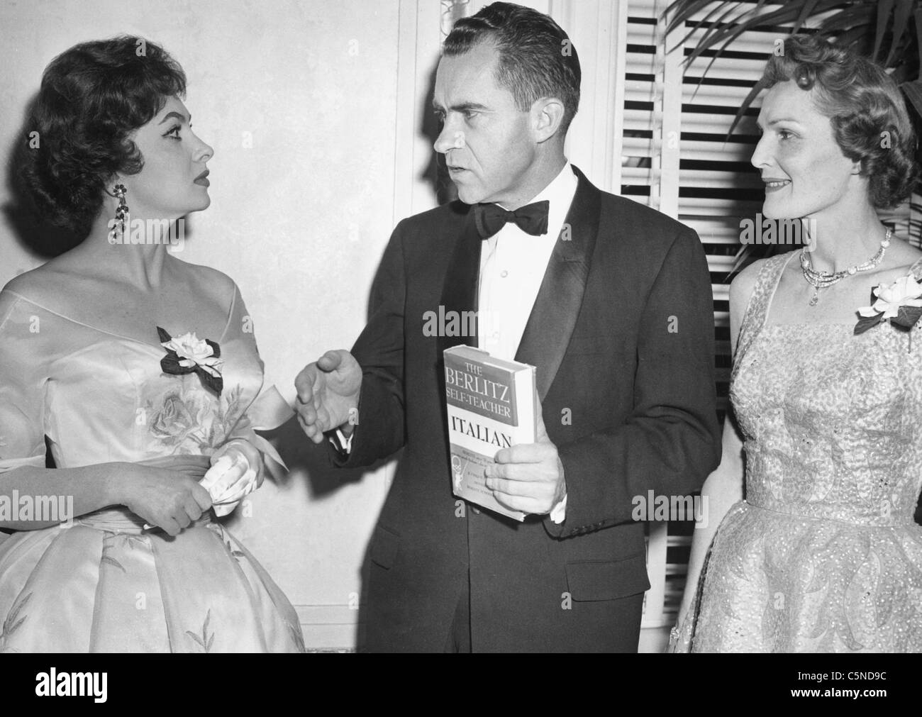 Gina Lollobrigida, Richard Nixon, pat nixon Foto Stock