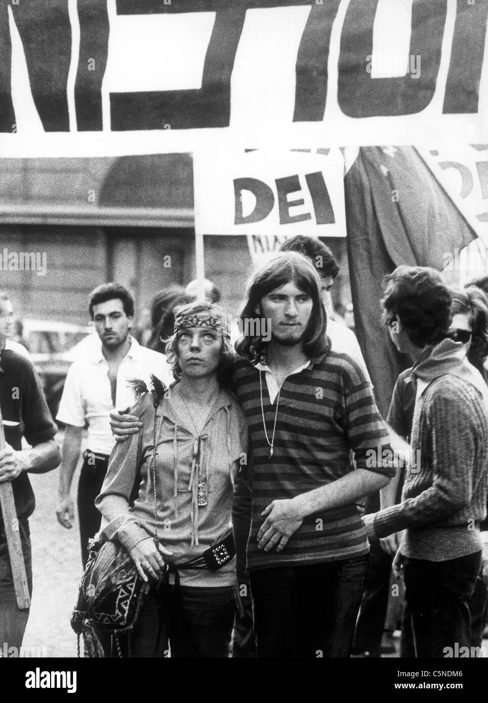 Roma 1969, american hippies, manifestazione contro Richard Nixon in italia Foto Stock
