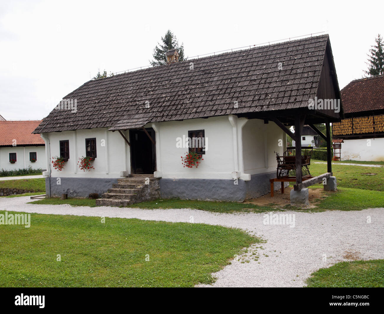 Vecchio villaggio - Staro Selo - aperto il museo storico in Kumrovec, Croazia, con Nato casa del maresciallo Josip Broz Tito Foto Stock