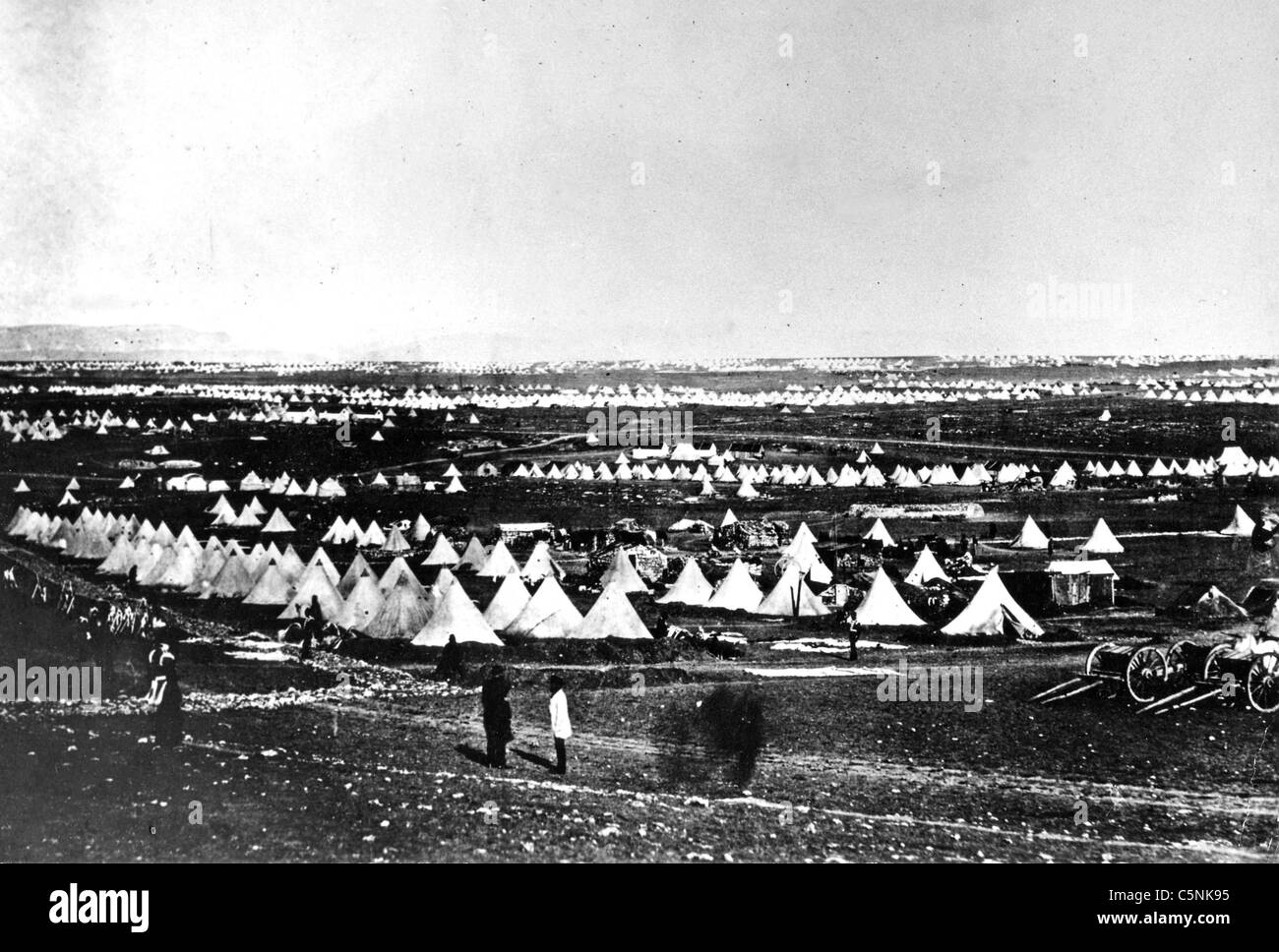 Guerra di Crimea (1853-1856) British fanteria linee tenda vicino a Sebastopol nella primavera del 1855. Foto Roger Fenton Foto Stock