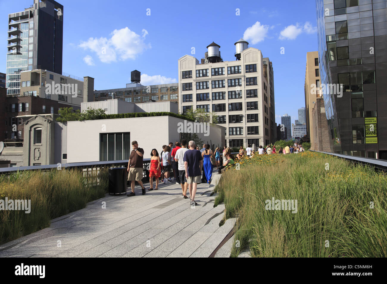 Highline, elevati parco pubblico sulla ex ferrovia, Manhattan, New York City, Stati Uniti d'America Foto Stock