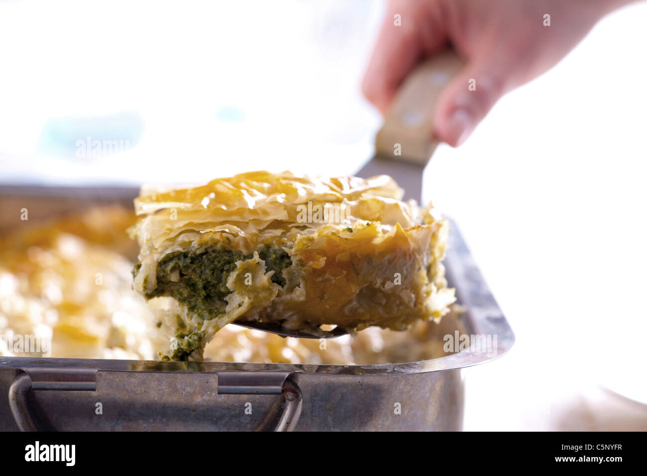 Il greco quiche con feta e spinaci Foto Stock