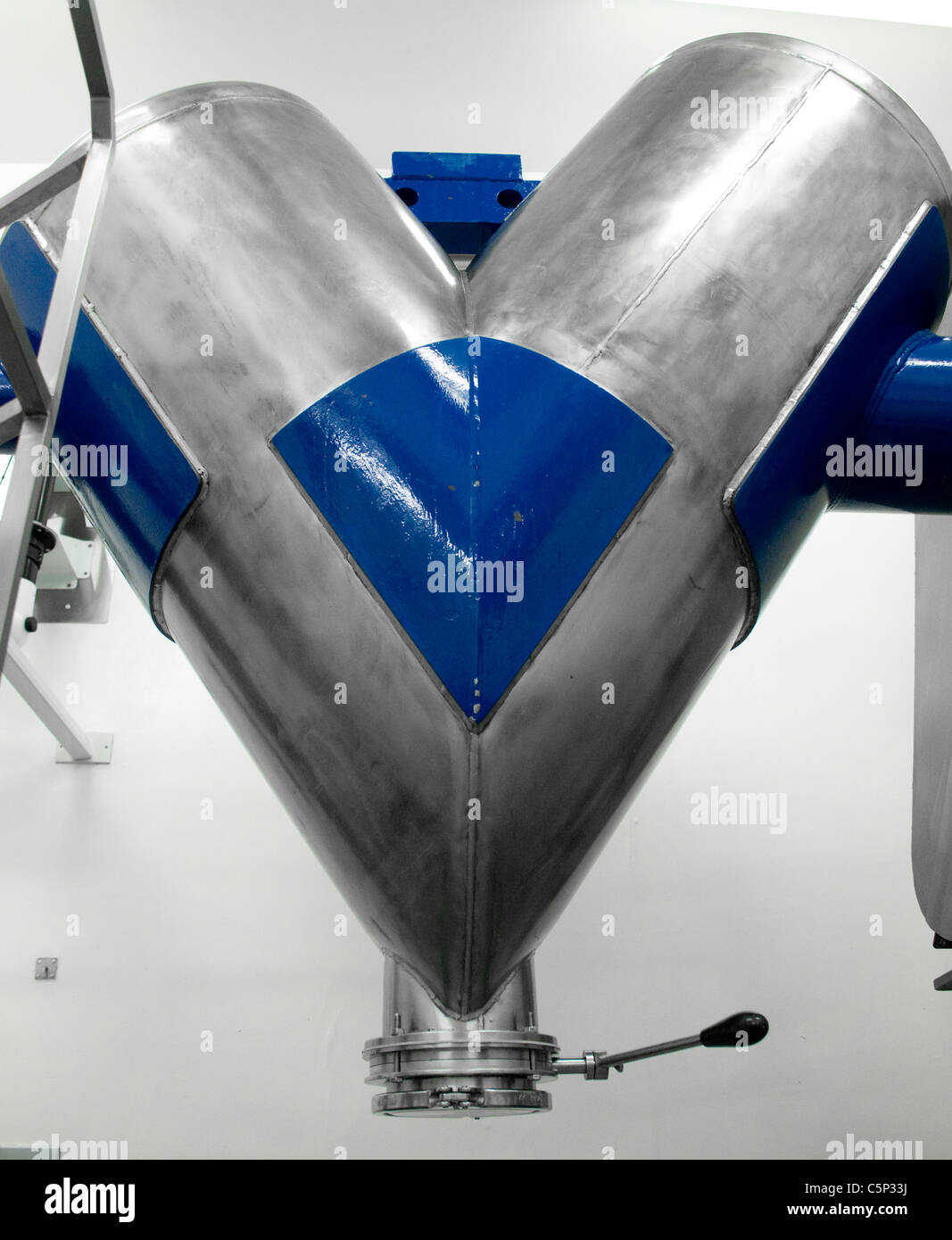 Tramoggia farmaceutica in Elan Athlone Irlanda Foto Stock