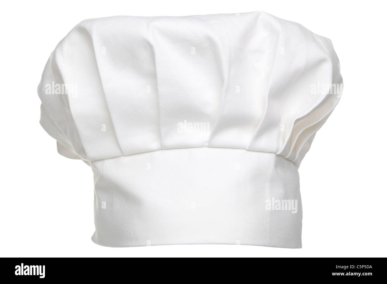 Foto di un chef hat tradizionalmente chiamato toque blanche, isolato su uno sfondo bianco. Foto Stock