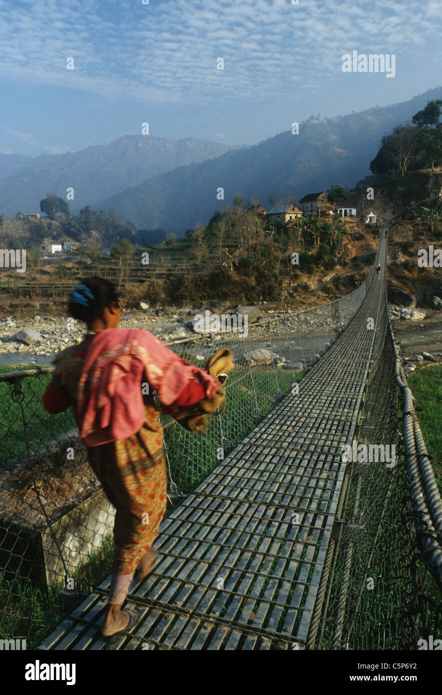 Ponte di sospensione chitwan kathmandhu road Foto Stock
