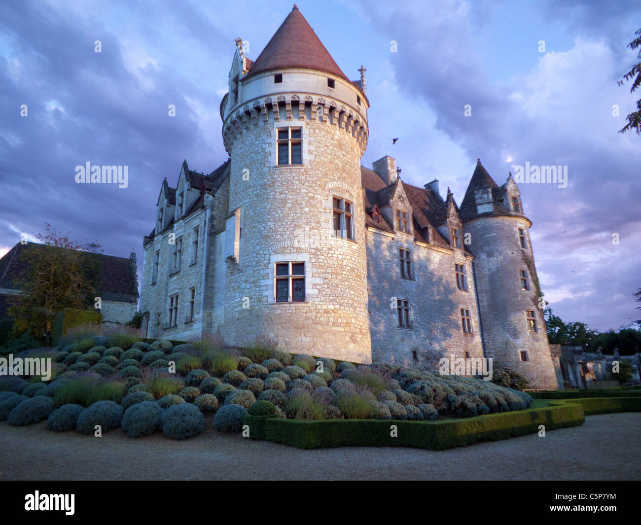 Chateau Les Milandes. Castlenaud la Chapelle. Ancienne criptica de Josephine Baker. Appena prima del tramonto. La Dordogne, Francia. Foto Stock