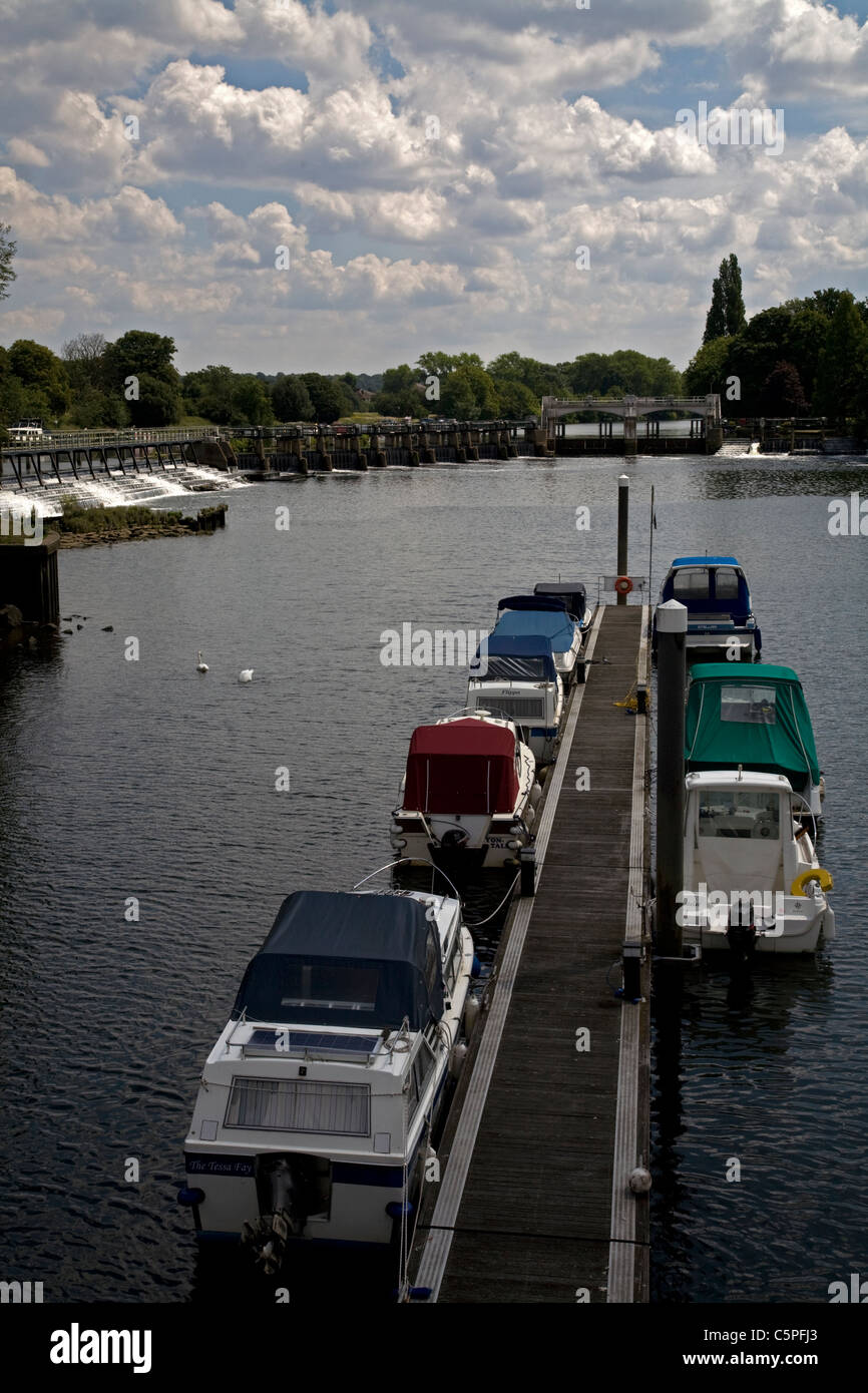Teddington lock fiume Tamigi teddington middlesex in Inghilterra Foto Stock
