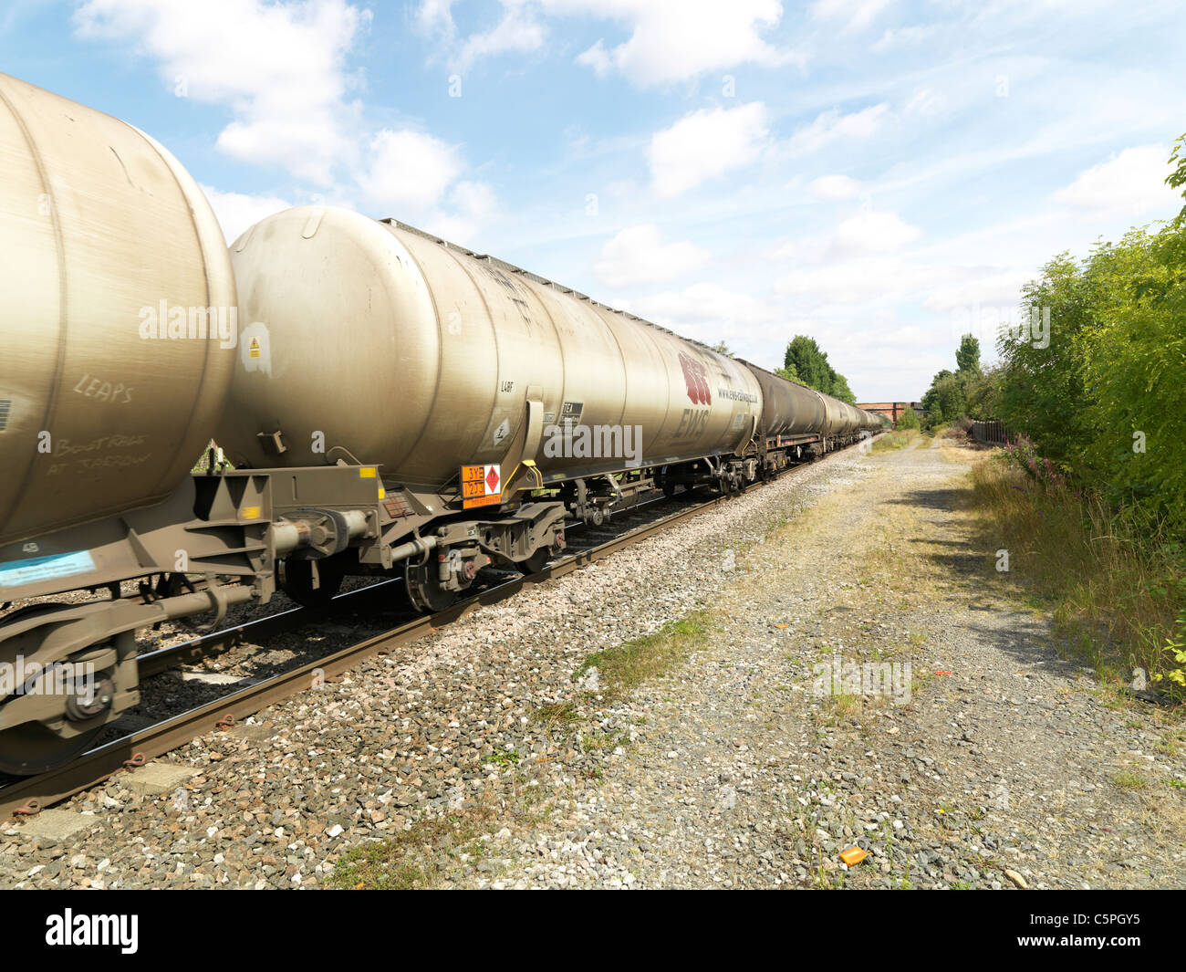 Tanker treno EWS olio combustibile railway Foto Stock