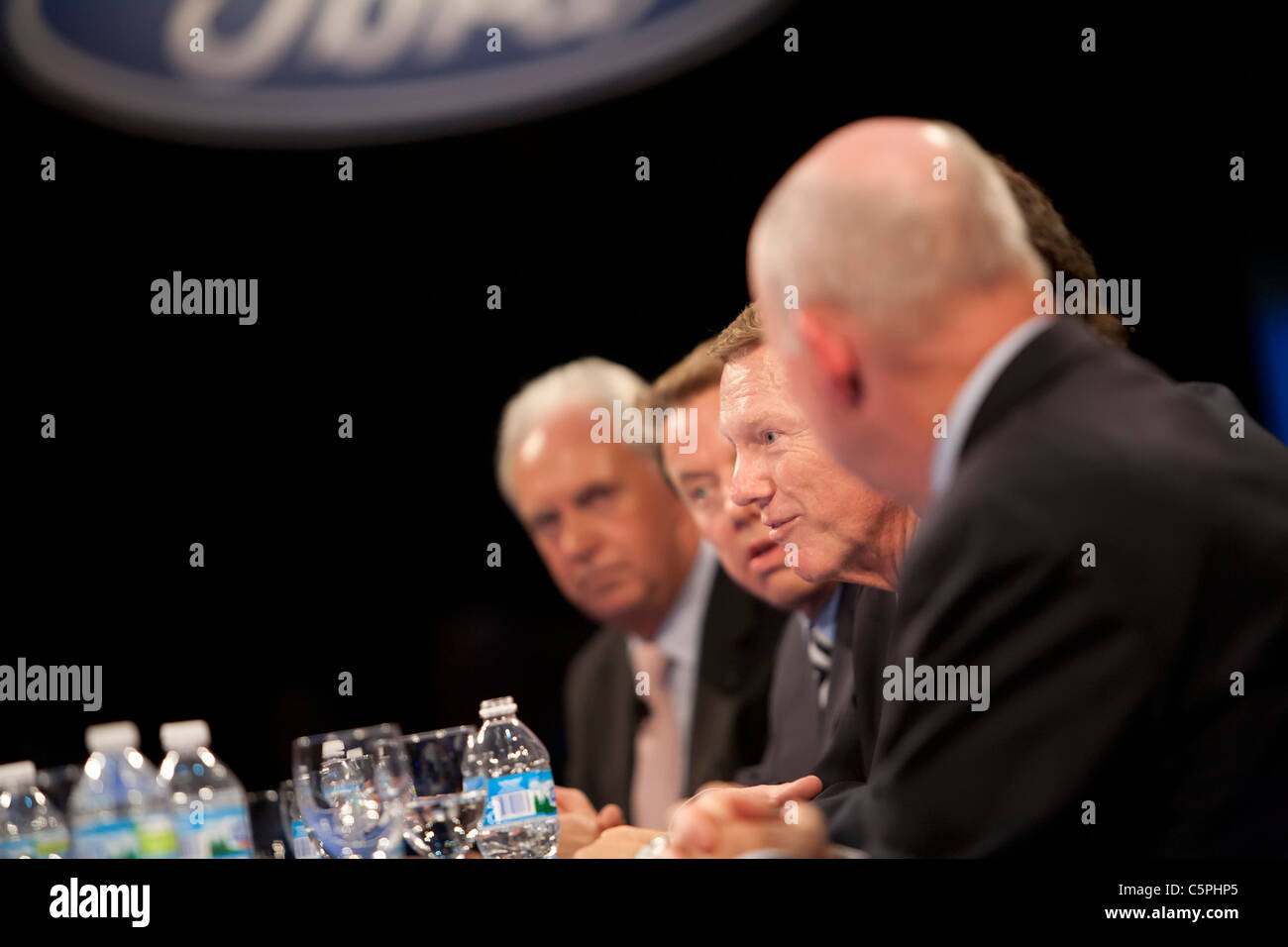 Dearborn, Michigan - Ford CEO Alan Mulally parla all'inizio delle trattative tra la UAW e Ford. Foto Stock