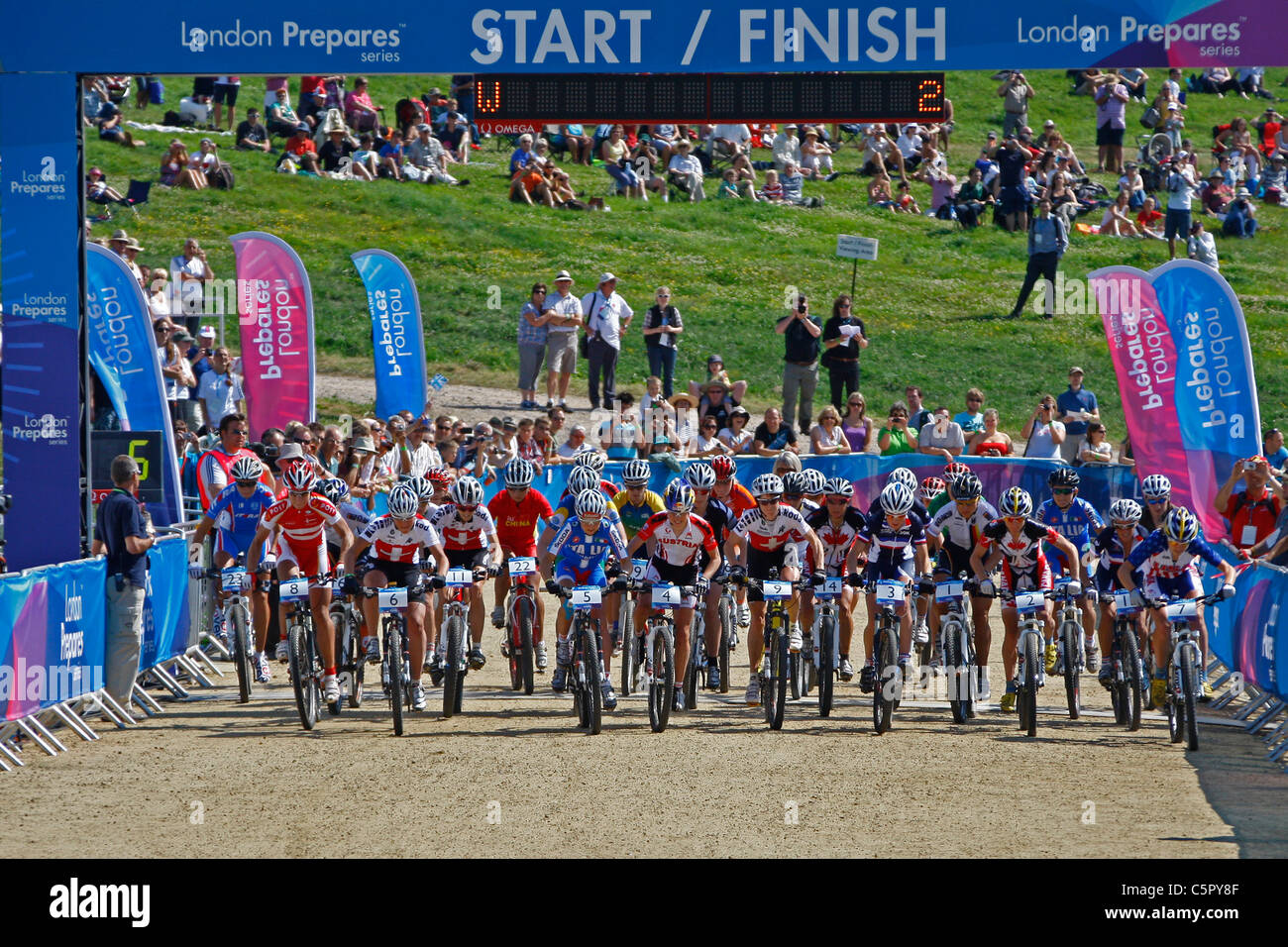 Londra si prepara serie, Olympic evento di prova, onorevoli mens mountain bike race. Hadleigh Country Park Essex Inghilterra Foto Stock