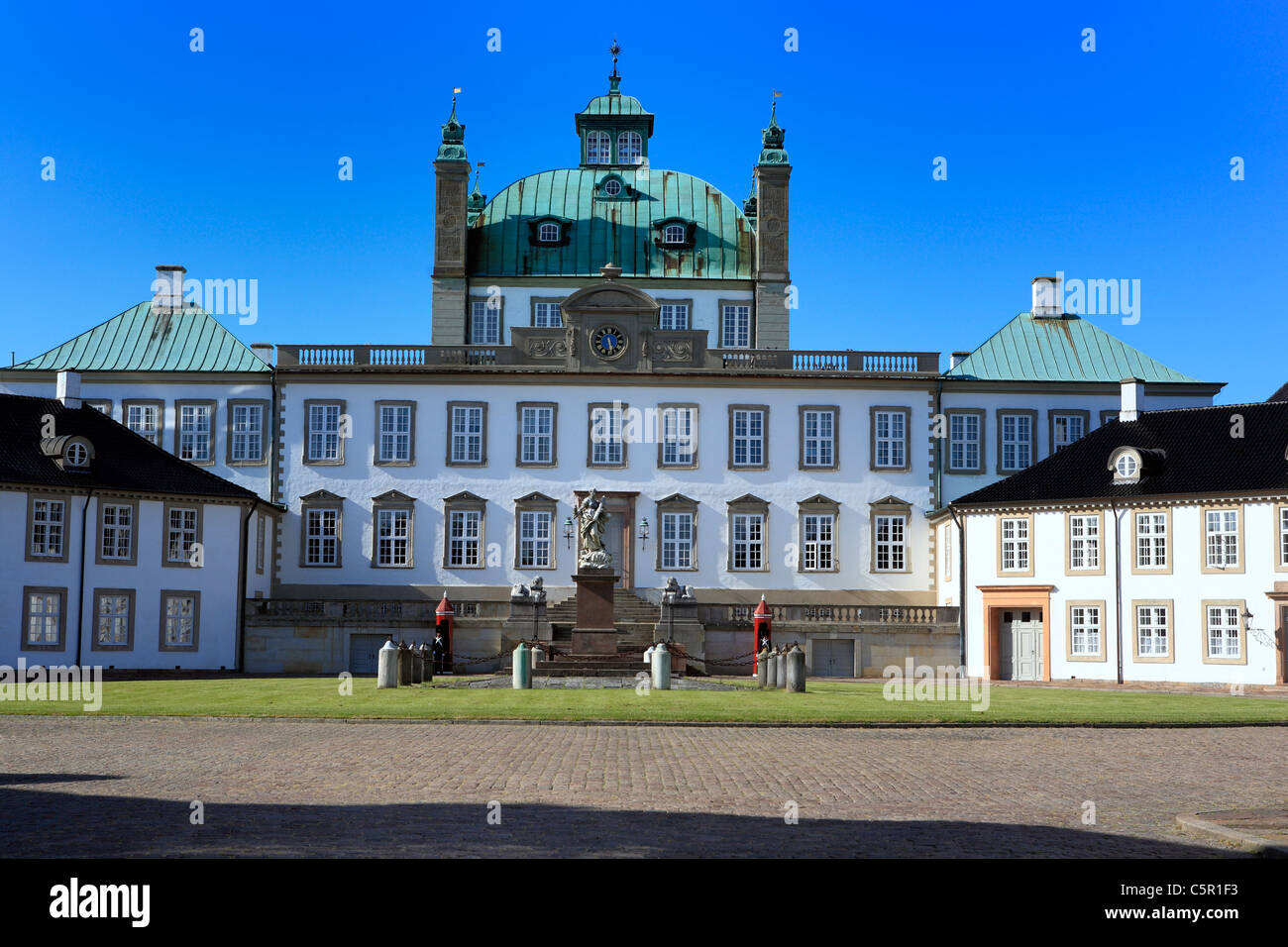 Fredensborg Palace e del parco (1720-1726, architetto Johan Cornelio Krieger), vicino a Copenhagen, Danimarca Foto Stock
