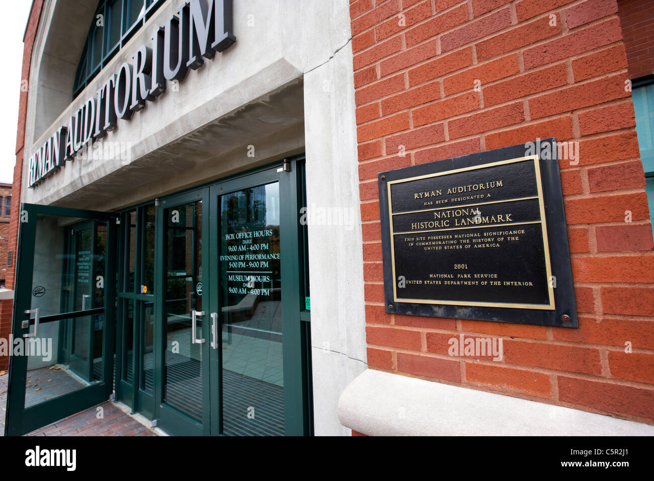 Ingresso moderno per il Ryman Auditorium di Nashville Tennessee USA Foto Stock