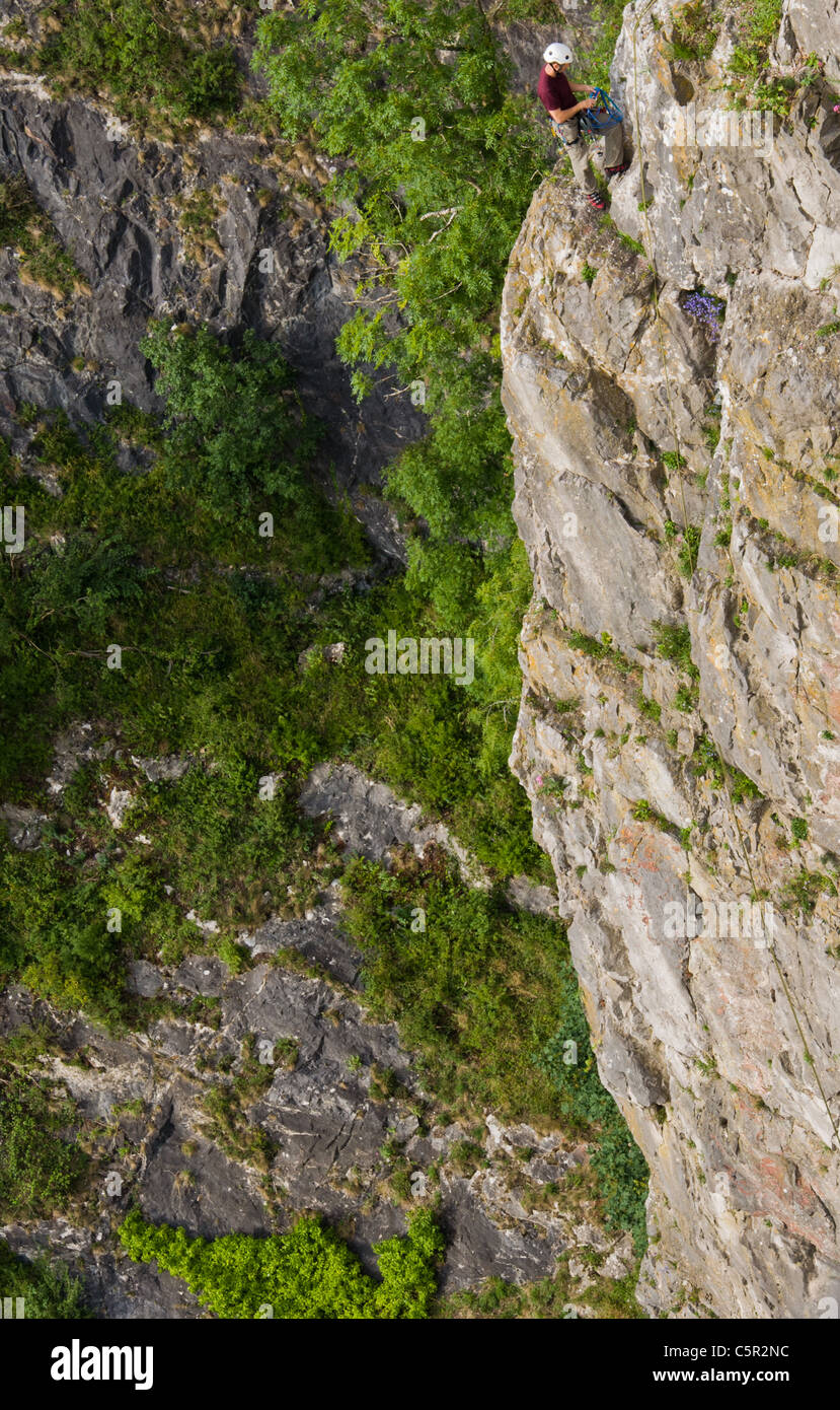 Arrampicata su roccia accanto al Ponte sospeso di Clifton, Bristol, Inghilterra Foto Stock