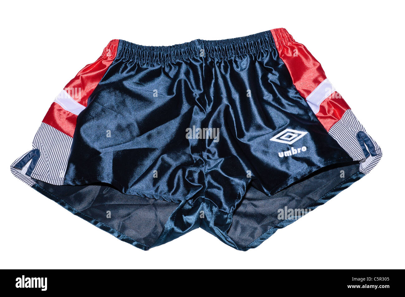 Una coppia di Umbro di calcio in nylon sportswear shorts risalente circa  all'inizio degli anni novanta Foto stock - Alamy