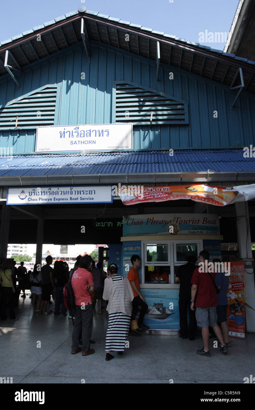 La biglietteria al molo di Sathorn a Bangkok Foto Stock