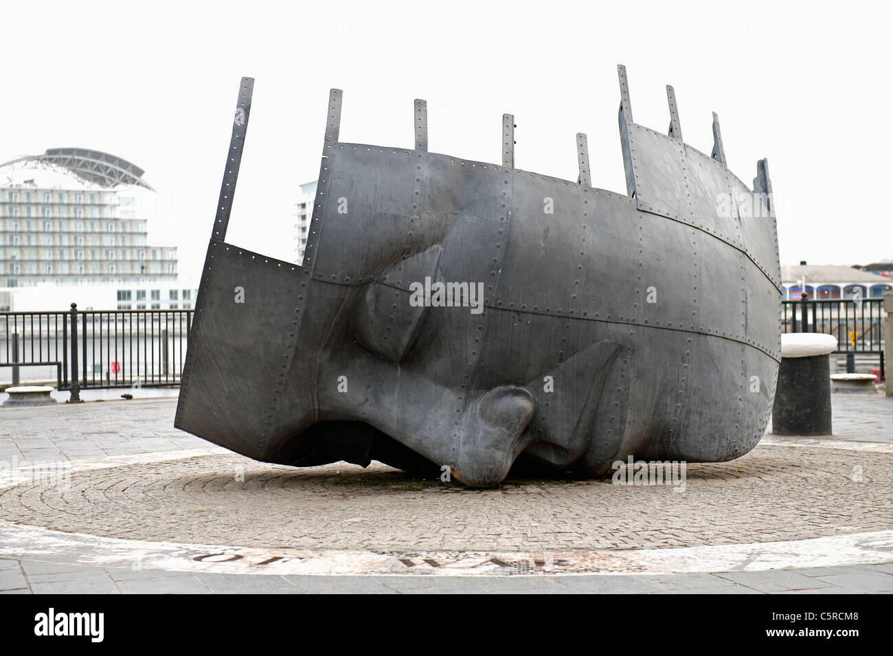 I marittimi mercantili War Memorial Sculpture a Cardiff Bay Foto Stock
