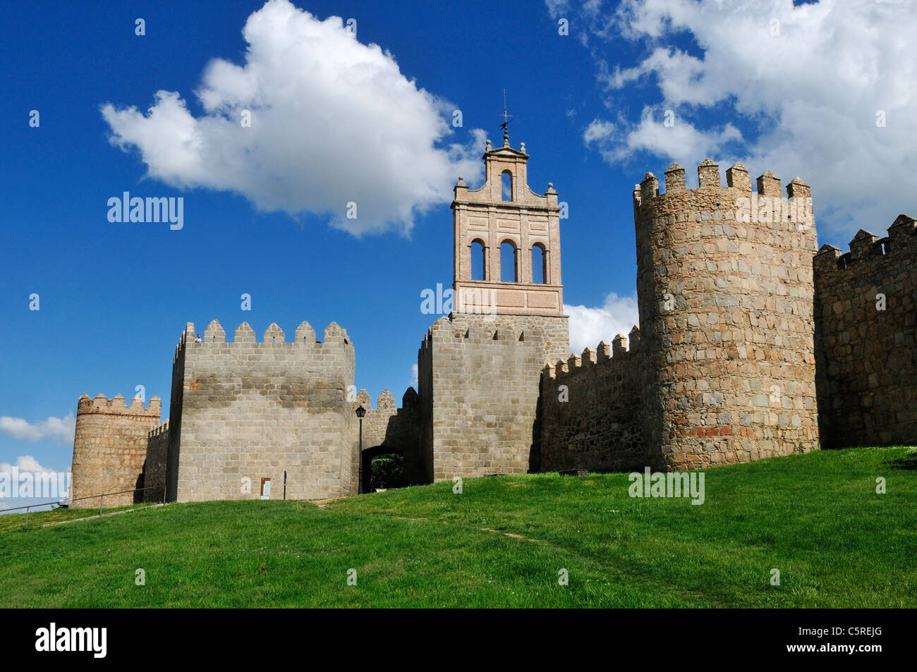 Europa Spagna Castiglia e Leon, Avila, vista delle mura medievali della città Foto Stock