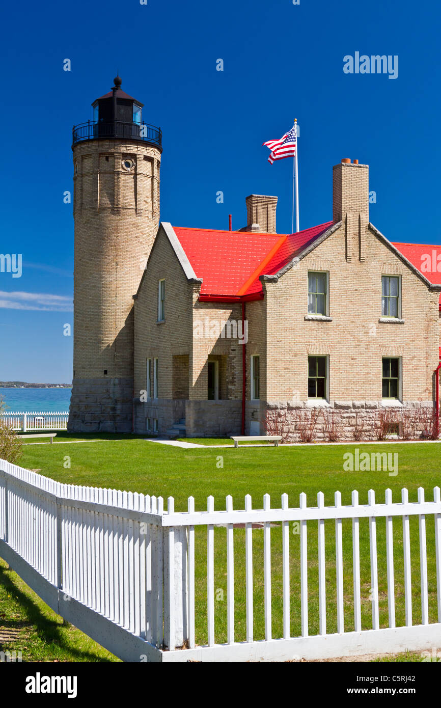 Lo storico Old Mackinac Point Lighthouse in Mackinaw City, Michigan, Stati Uniti d'America. Foto Stock