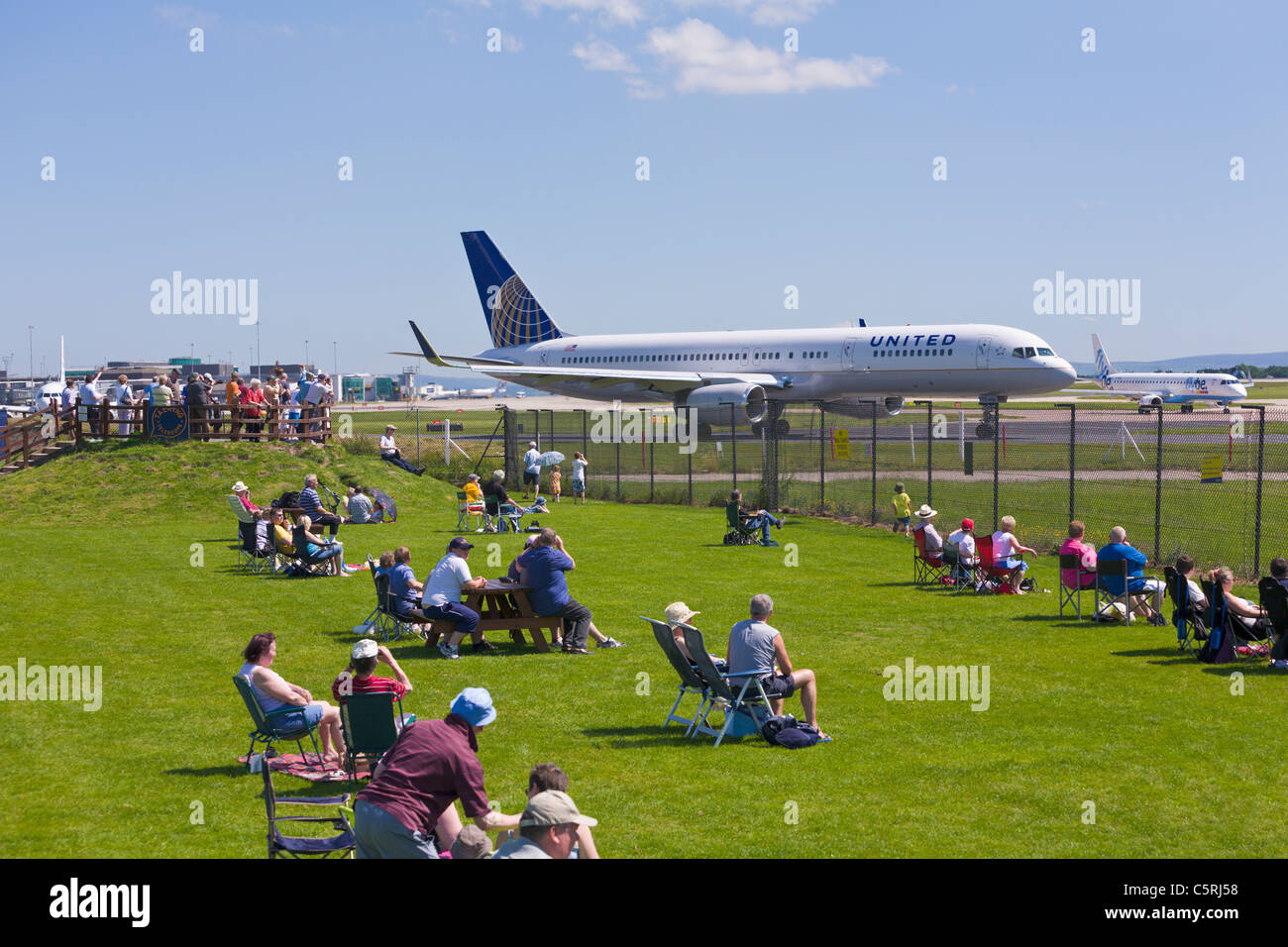 United Airlines piano, visualizzazione aerea Park, l'aeroporto di Manchester, Inghilterra Foto Stock