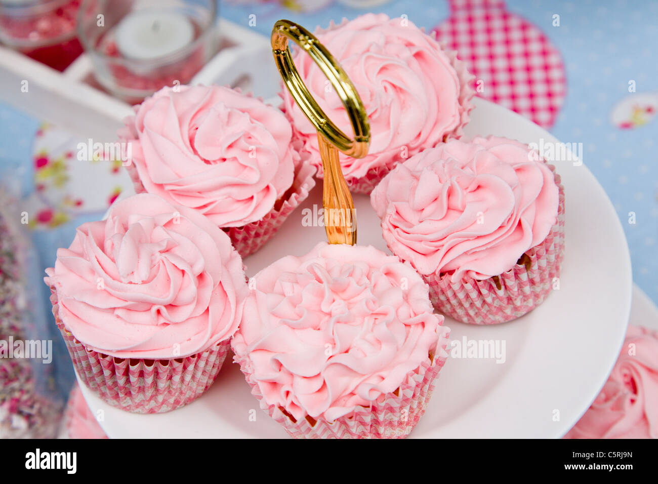 Torte della tazza rosa Foto Stock