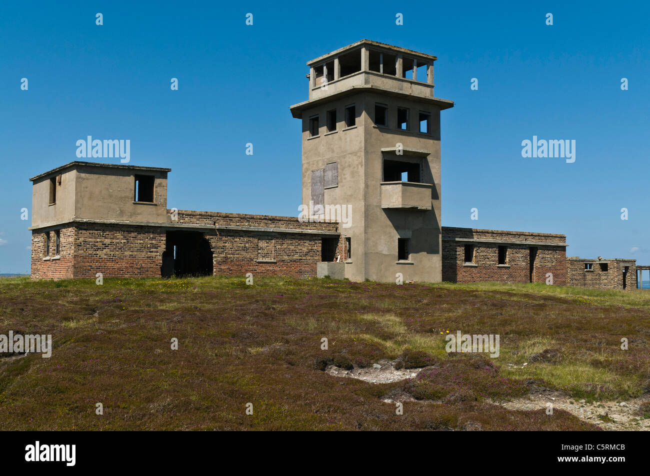 Dh Stanger Capo flotta militare delle Orkney torre di osservazione di guerra rovine della batteria regno unito Foto Stock