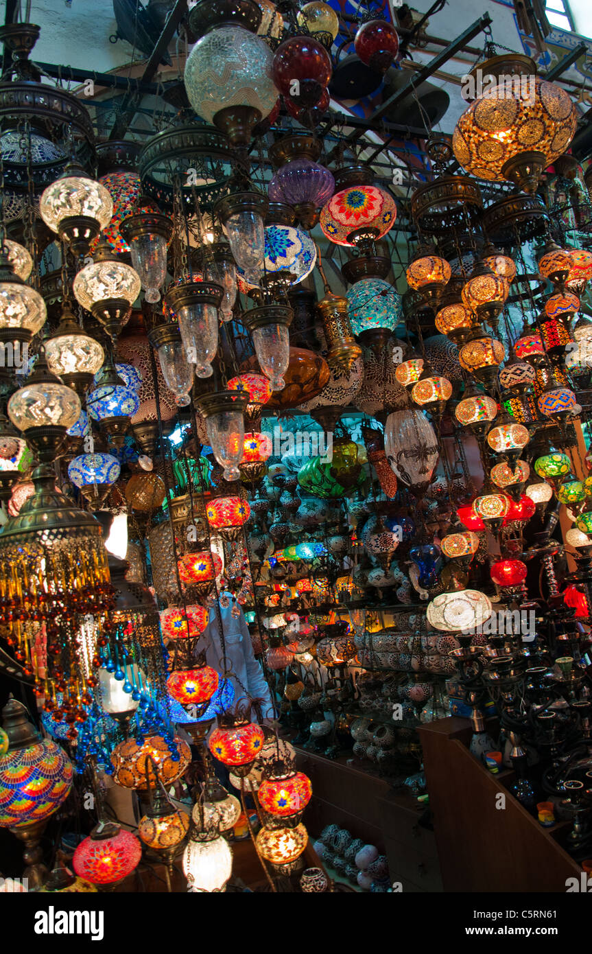 Negozio di luce nel Grand Bazaar, Istanbul, Turchia Foto Stock